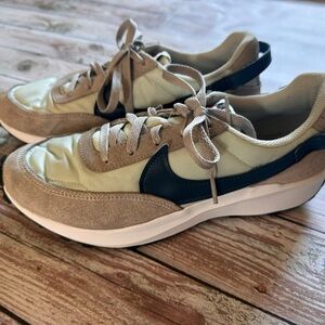 Nike waffle debut tennis shoes. Color: light silver/Valerian Blue/light iron ore